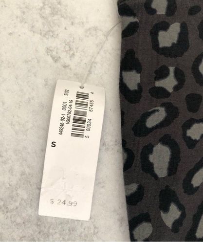 Old Navy Gray Leopard Print Cotton Leggings NEW - $20 New With Tags - From  Kayla