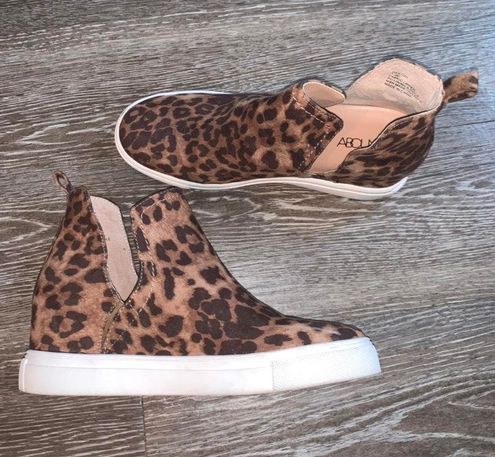 abound wedge sneaker