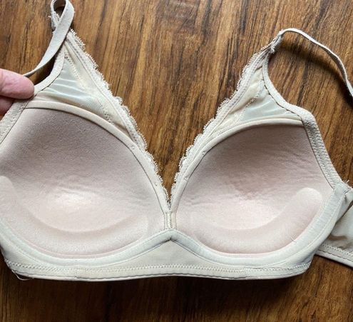 Warner's nude wireless bra size 34B - $26 - From Nifty