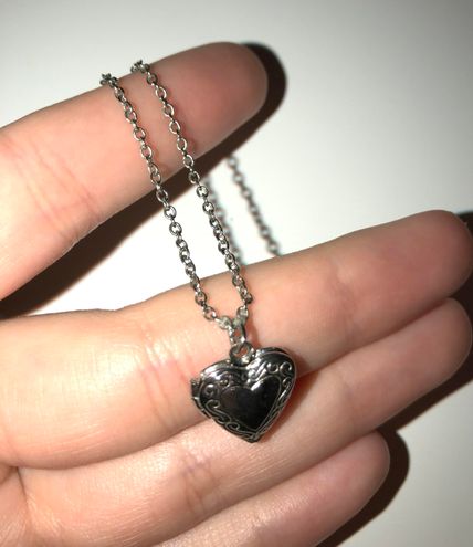 Heart Locket Necklace – Brandy Melville