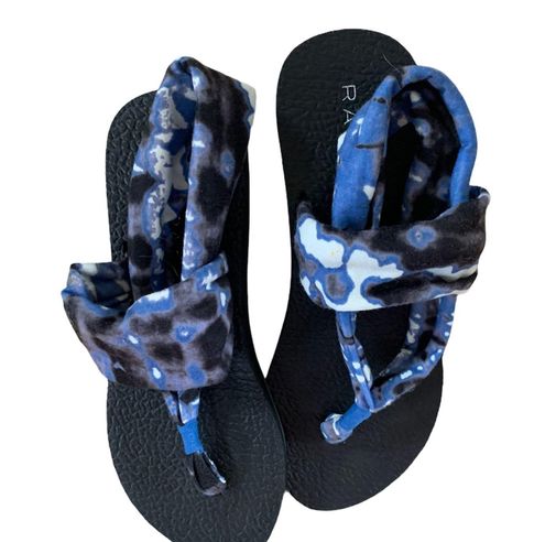 945 en kreditor Asser Rampage Sandals Boho Tie Dye Bandana Womens 6 Flats Blue - $19 - From Debbie