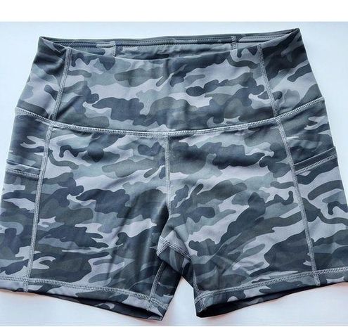 Oalka • NWT Grey Camo Athletic Shorts Size L - $20 New With Tags - From  shelby