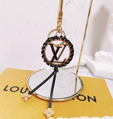 Louis Vuitton Authentic Dreamcatcher Very LV Bag Charm - $528 - From  SAMANTHA