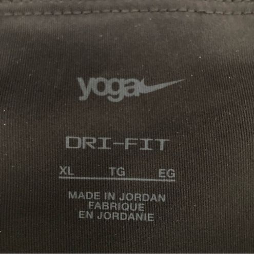 Nike NWT Dri-Fit Yoga Leggings High Waisted 7/8 Black W/ Gold