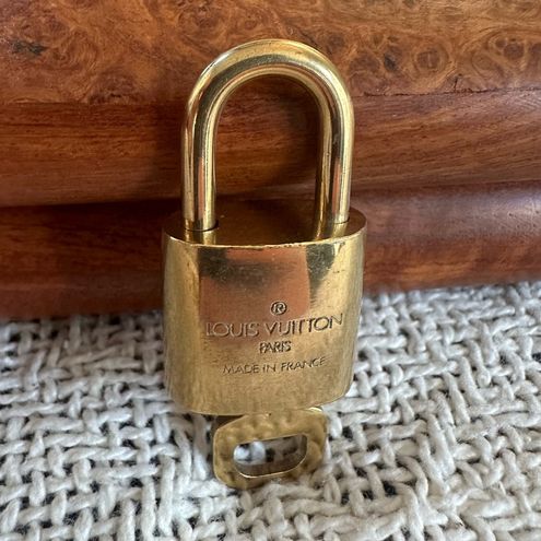 Louis Vuitton Lock & Key set in shining excellent condition, #323