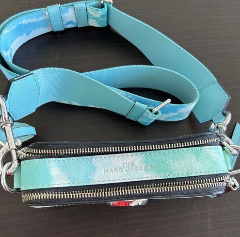 MARC JACOBS JELLY SNAPSHOT BAG IN TURQUOISE (TIFFANY BLUE).