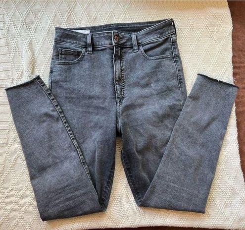 Gap size 30/10 regular black washed jeans high waisted zipper