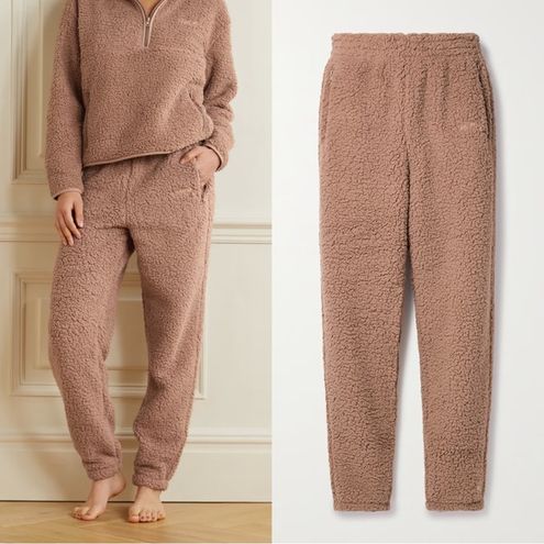SKIMS NWT Women's Teddy Sherpa Joggers in Tiger Eye Tan Size XS - $68 New  With Tags - From Bebe