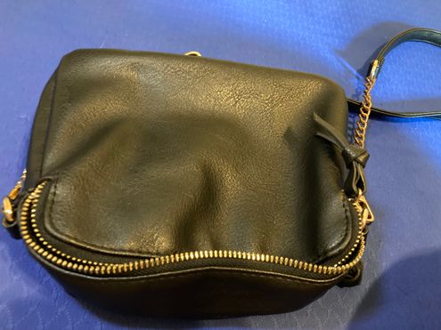 Under One Sky Black And Gold Crossbody/handbag Purse - $7 - From Cora