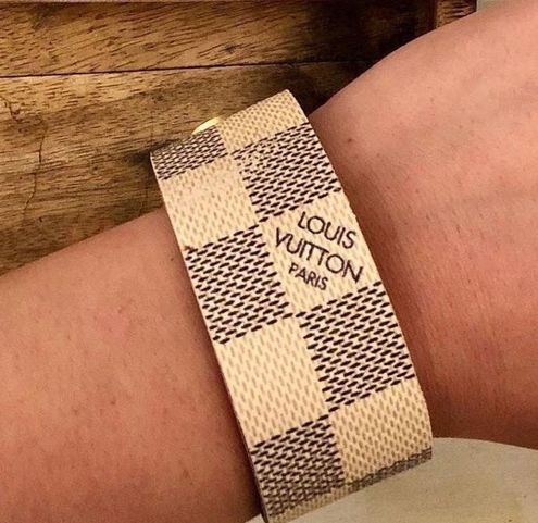 LOUIS VUITTON Damier Azul White Blue Brasle Keep It Bracelet