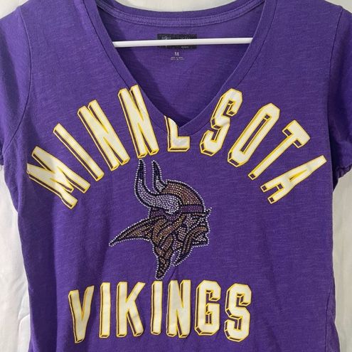 NFL Minnesota Vikings Football V-Neck Fitted T-Shirt Women's Size Large  Purple - $8 - From Trina's