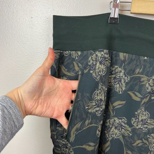 Athleta Trekkie North Jogger Pants Size 26 Green Floral Travel