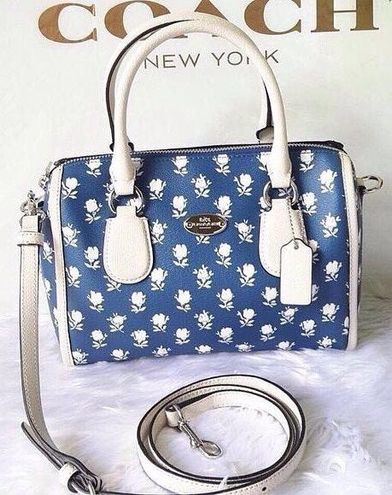 Coach purse with blue on sale flowers