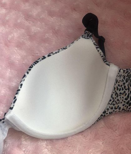 Victoria's Secret Underwire Bra Size 32C. - $16 - From Maria