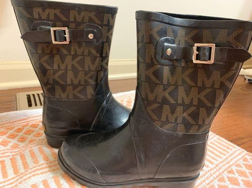 Michael Kors Rain Boots Black Size  - $20 (77% Off Retail) - From Morgan