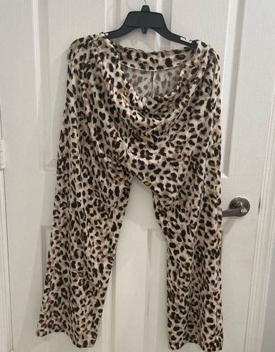 Secret Treasures size small 4/6 top medium 8/10 pants Pajama set leopard  print - $11 - From Sara