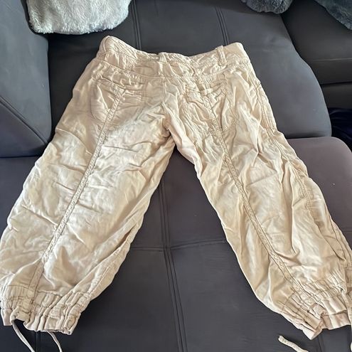 American Eagle OUTFITTERS Beige Capri Pants Size 6 - $17 - From Lisa's