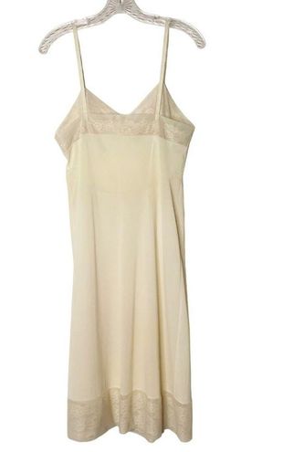 Vintage Vanity Fair Gold Lace Trimmed Camisole Top Size 36 