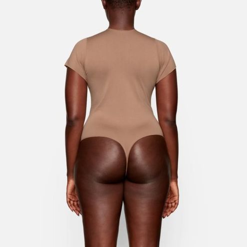 SKIMS Essential T-Shirt Thong Bodysuit in Tigers Eye Size Large/X