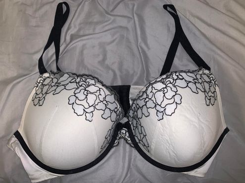 Torrid Black & White Floral lace bra Size 3X - $13 (67% Off Retail) - From  Shelby