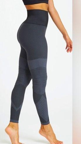 NWT Spanx Seamless Moto Leggings In Very Black Size Small