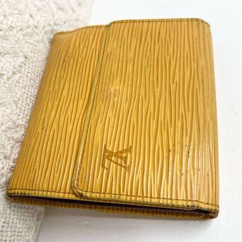 Louis Vuitton Authentic 1996 Epi Elise Wallet Yellow Leather