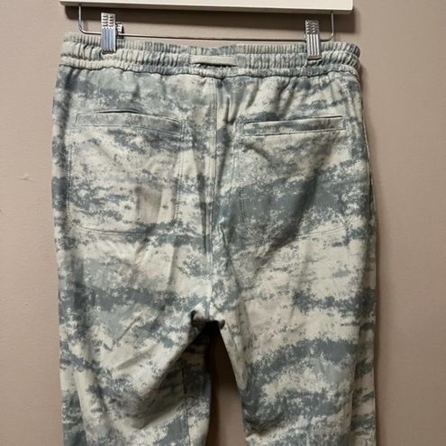 Athleta Camo Farallon Jogger fog camo size small