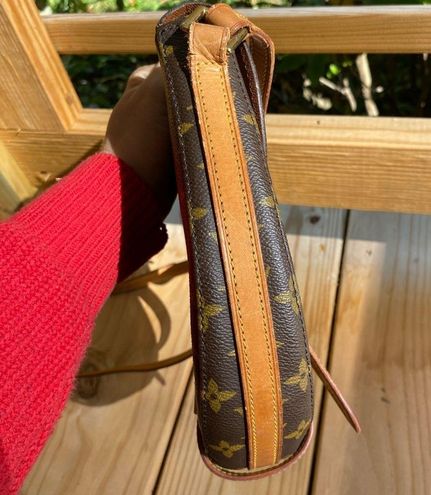 Louis vuitton vintage chantilly monogram canvas crossbody bag