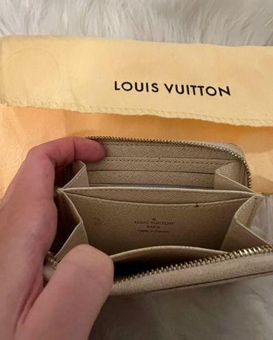 Cloth wallet Louis Vuitton White in Cloth - 29969706