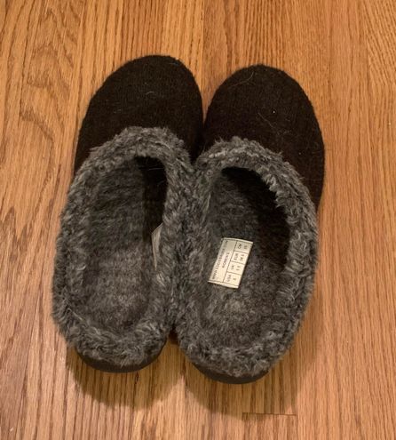 Uendelighed Glorious dateret Eddie Bauer Slippers Black Size 8 - $37 (63% Off Retail) - From Caroline