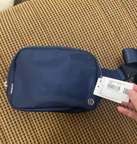 Lululemon Everywhere Belt Bag Large 2L - Blue/Navy/True Navy