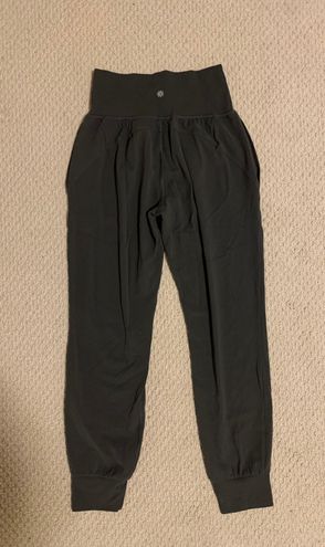 Athleta Salutation Jogger Green Size XS - $30 (66% Off Retail) - From Annie