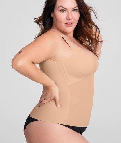 Honeylove - Wear your LiftWear tank under clothes for a smoothing