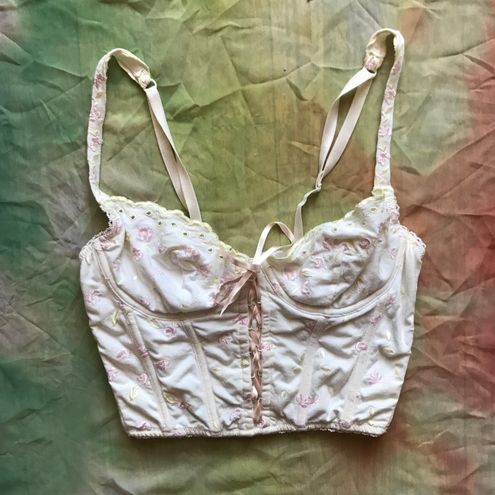 Vintage Victoria secret floral embroidered bra - Depop