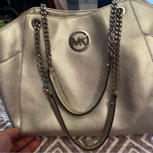 Michael Kors Jet set large chain shoulder Tote - $36 - From Skye