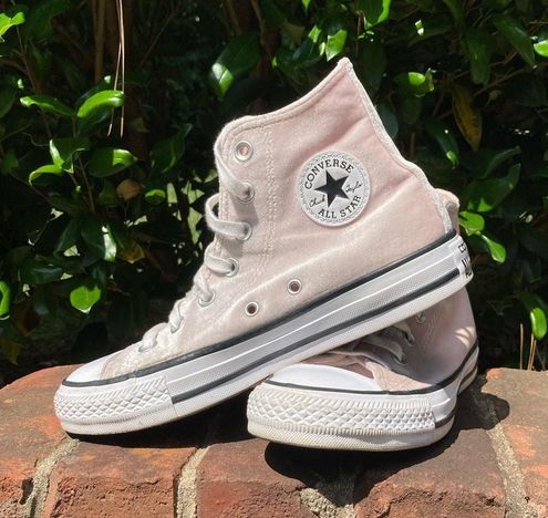 Converse light pink velvet Size 6 30 From Emery