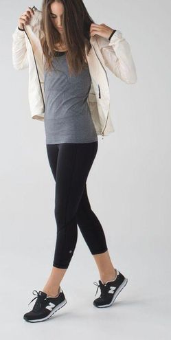 Lululemon Pace Rival Crop *22 in Black Size 6 - $44 (51% Off Retail) - From  Megan