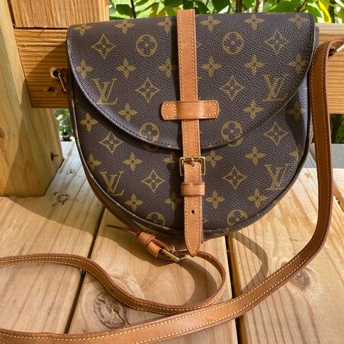 Louis Vuitton Authentic Chantilly classic monogram canvas crossbody bag -  $664 - From Viktori