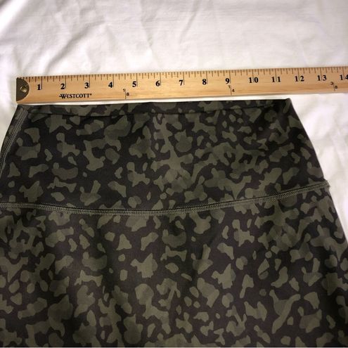 Buff Bunny Green Camo Bike Shorts Size Medium High Waisted