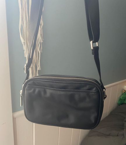 Lululemon Crossbody Camera Bag 2L - Kohlrabi Green - lulu fanatics