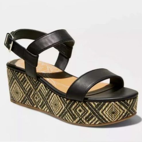 Universal Thread(Target) Black Platform Sandals. | Black platform sandals, Platform  sandals, Black platform