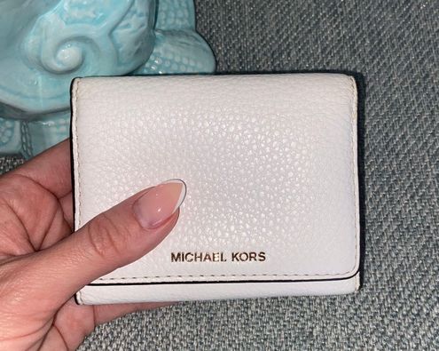 Authentic Michael Kors Jet Set Travel Medium Bifold Wallet 