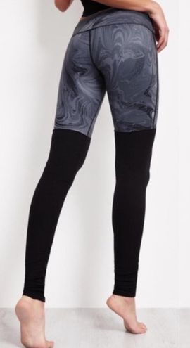 Alo Yoga Black Gray Swirl Print Goddess Leggings S - $50 (58% Off Retail) -  From Beadsatbp