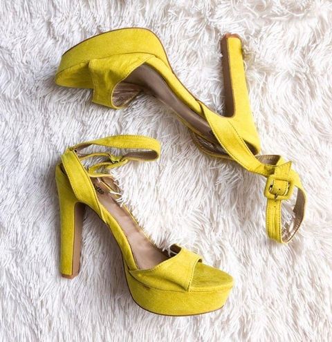 yellow heels size 10