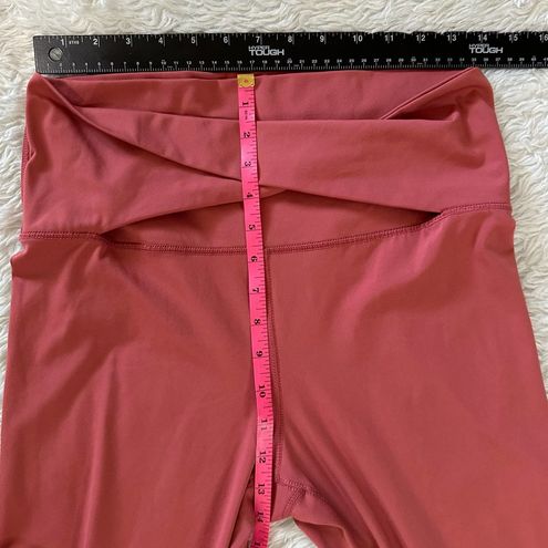 Yogalicious Lux Salmon Twist Waist Hi-Rise 3/4 Legging Womens XL Athletic  Gym Orange - $14 - From Carissa