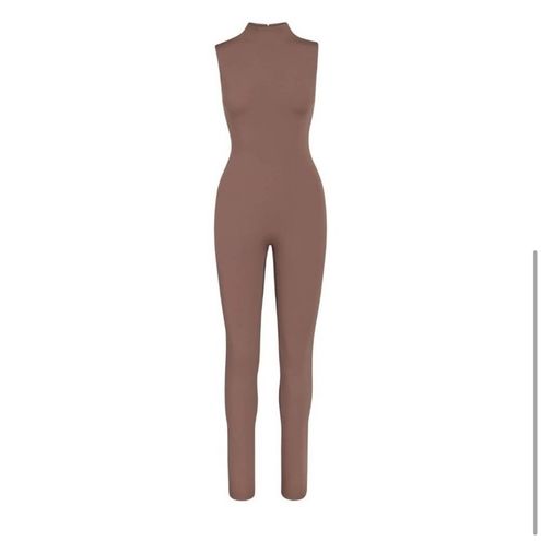 SKIMS All In One Mock Neck Sleeveless Onesie in Umber Size XL - $175 New  With Tags - From Bae