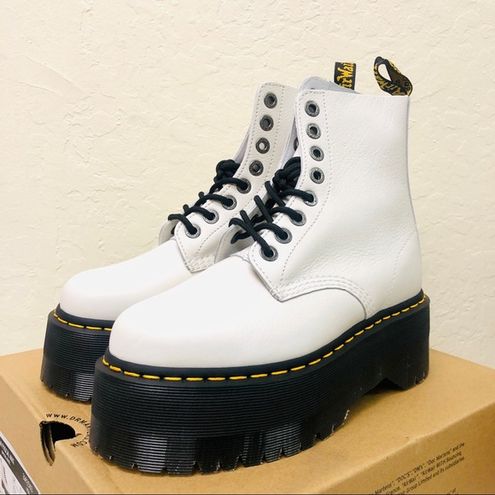 Dr. Martens 1460 Pascal Max Boots