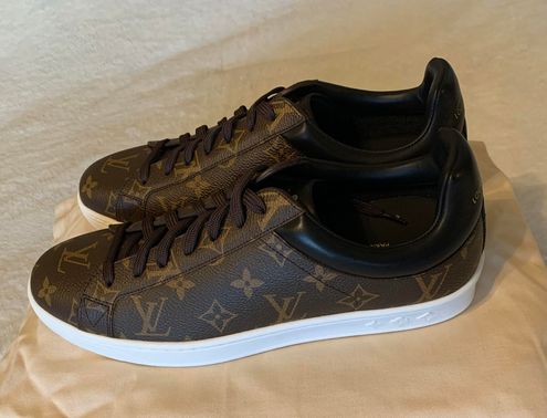 Shoes Sneakers By Louis Vuitton Size: 8.5