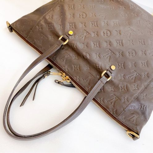 Louis Vuitton Ombre Monogram Empreinte Leather Lumineuse GM Bag - Yoogi's  Closet