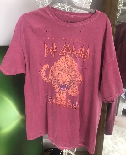 Urban outfitters def leppard tee Clearance